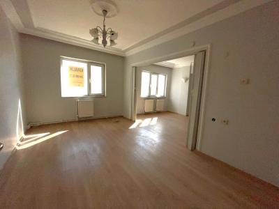 PINARHİSAR ÇARŞI PTT YANI KİRALIK 3+1 DAİRE ARAKAT:2