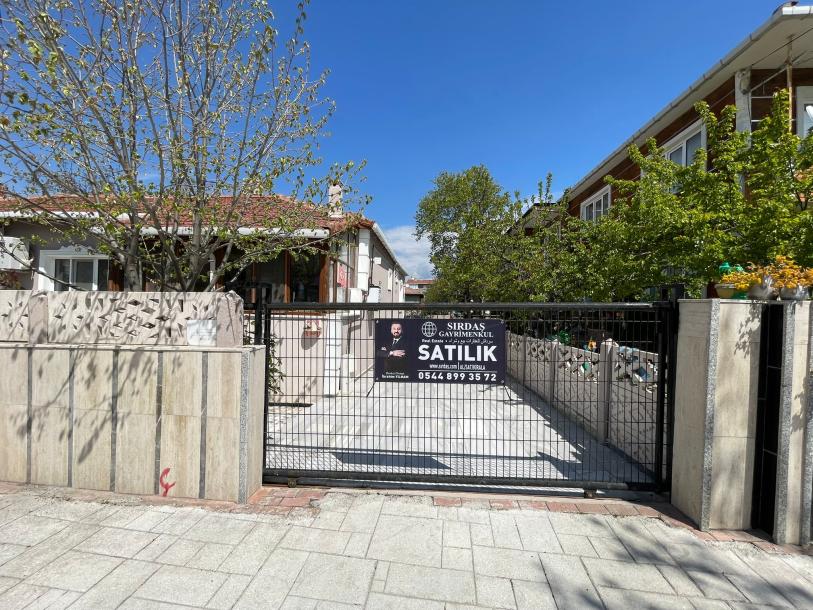 Sırdaş Gayrimenkulden Pınarhisar da Müstakil Bahçeli İki Ev-1