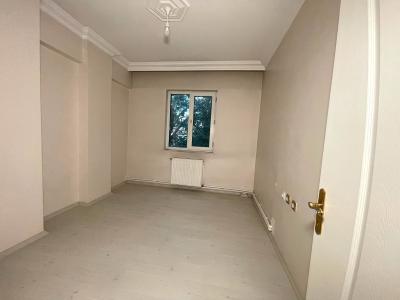 Pınarhisar da uygun fiyatlı, çarşıya yakın satılık 3+1 Daire!