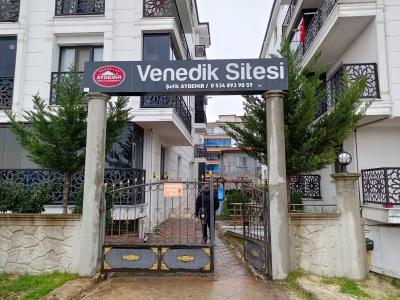 Lüleburgaz Yıldırım Mah. Venedik Sitesi'nde - Lüks Markalı, Kapalı Otoparklı 2+0 Fırsat Daire!