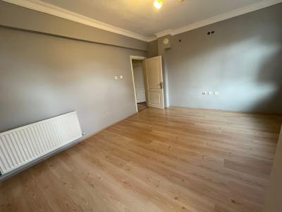 Lüleburgaz Siteler Mh. Satılık 2+1 Daire Cadde Cephe